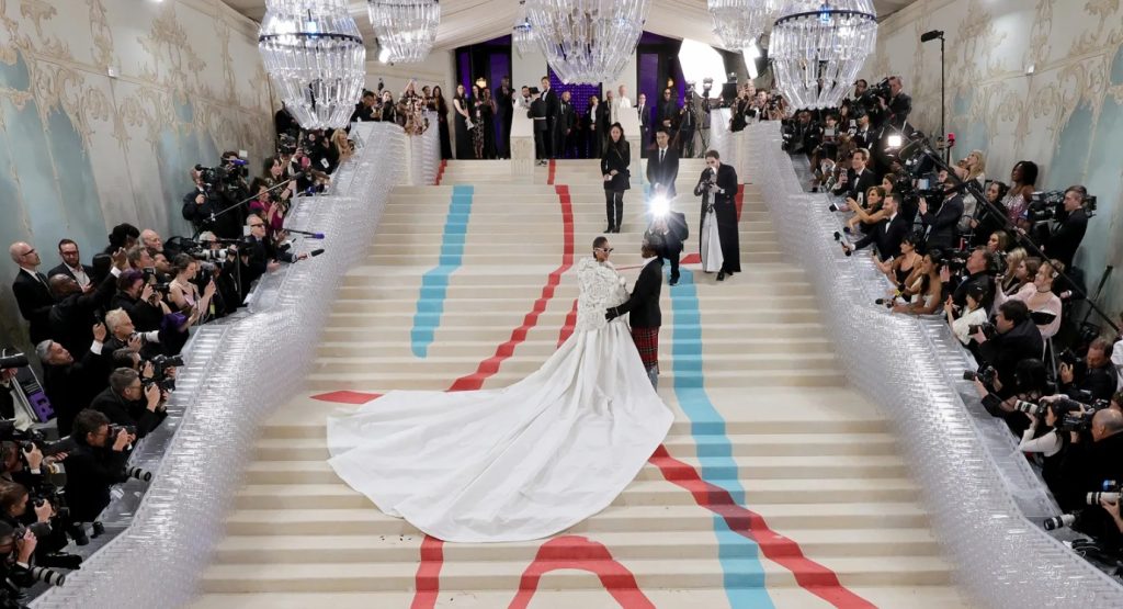 Rihanna and A$AP Rocky on the Met Gala Red Carpet, Source： Met Gala's Facebook Page.