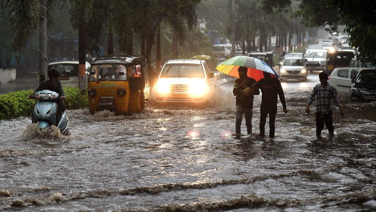 Thunderstorms and Strong Winds Expected in Seven States until 4PM