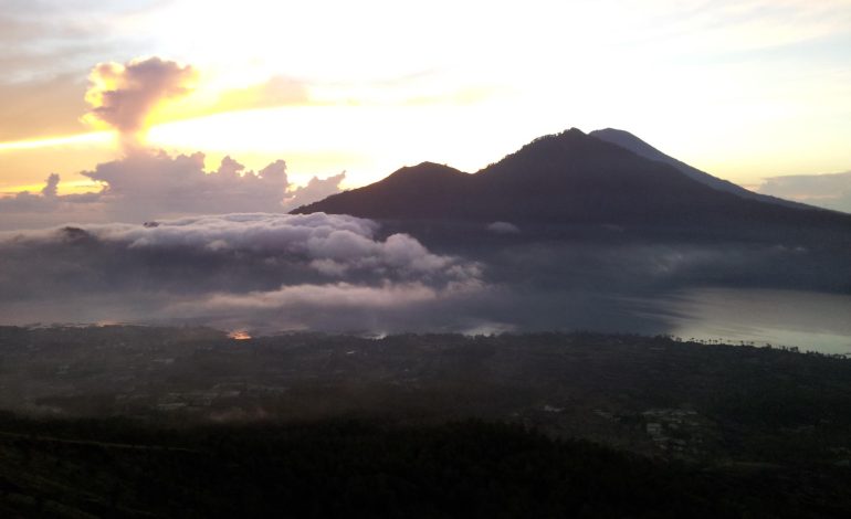 Top 10 Beginner-Friendly Hiking Trails Around the World