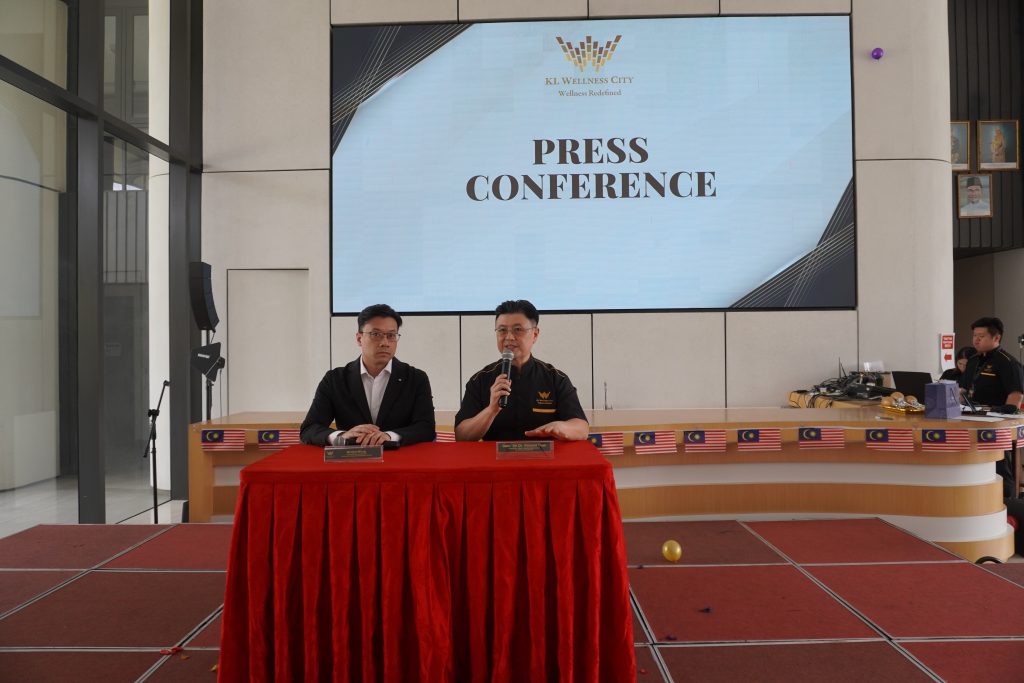 KLWC Bridgmen Group Signing Ceremony